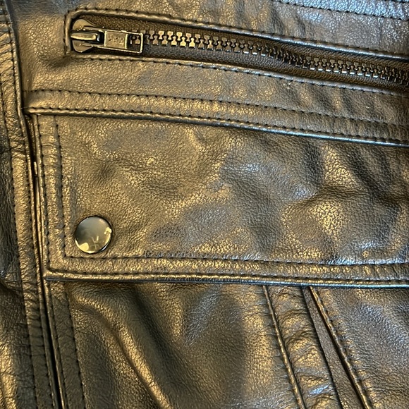 Berman’s vintage leather motorcycle jacket - Picture 6 of 16